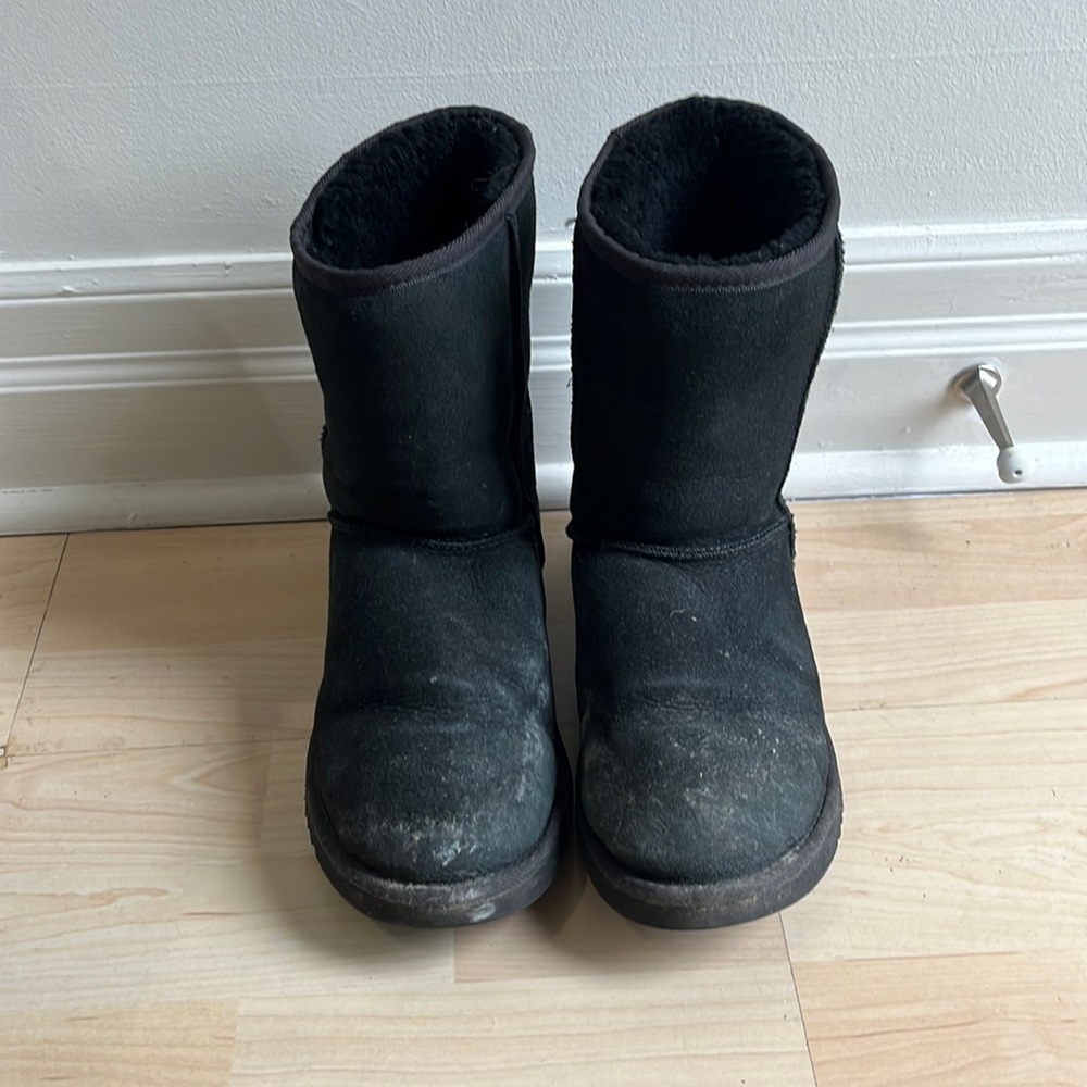 Black Classic Short UGG